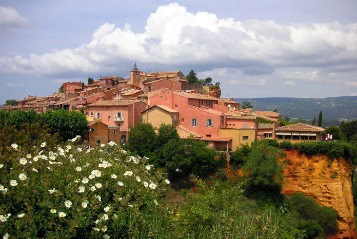 10 địa điểm nên ghé thăm khi du lịch Provence – Thiên đường hoa oải hương của Pháp