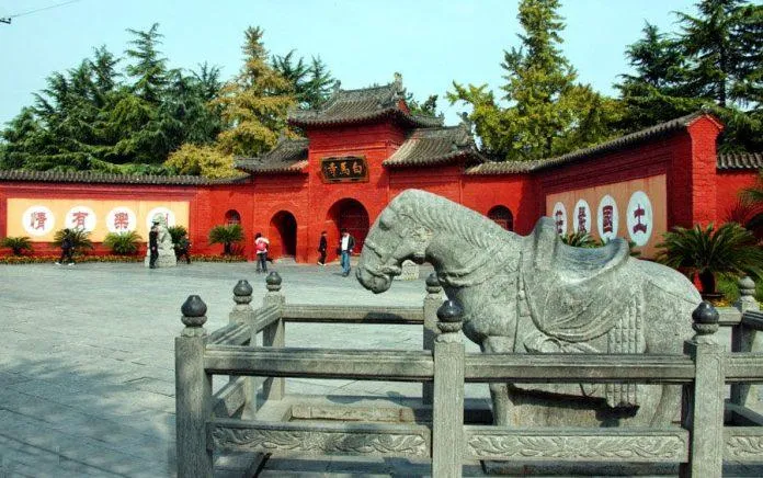 10 ngôi chùa nổi tiếng ở Trung Quốc bạn nên ghé thăm khi du lịch ở đất nước tỷ dân
