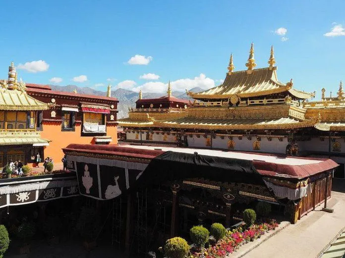 Chùa Jokhang (ở Lhasa, Tây Tạng) - Nguồn: Internet