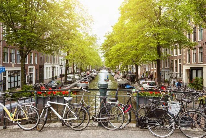 10 việc phải thử một lần khi đến Amsterdam – Thành phố của những chiếc xe đạp