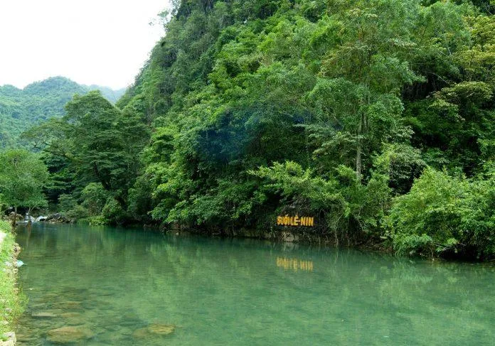 5 địa điểm du lịch đẹp ngất ngây ở Cao Bằng, vừa mộng mơ mà không kém phần hùng vĩ!