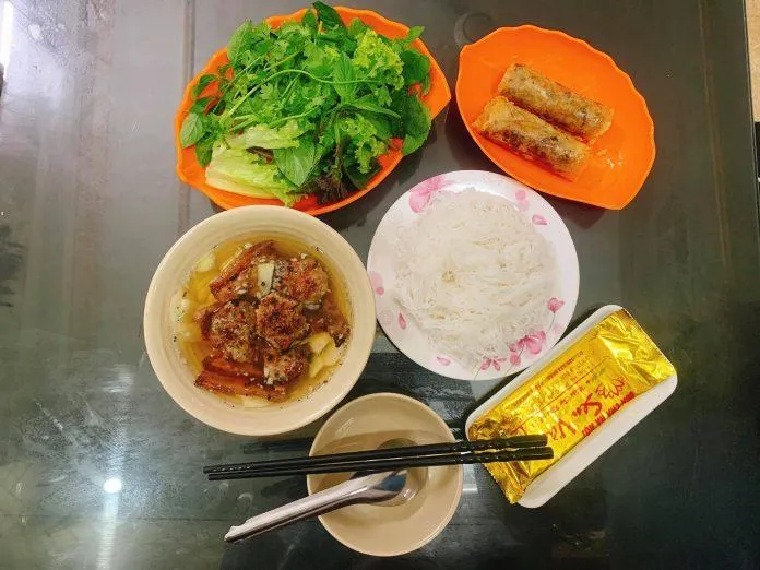 Ẩm thực Việt Nam: Những món ăn độc đáo và hấp dẫn, cùng những câu chuyện thú vị về nguồn gốc và ảnh hưởng văn hóa