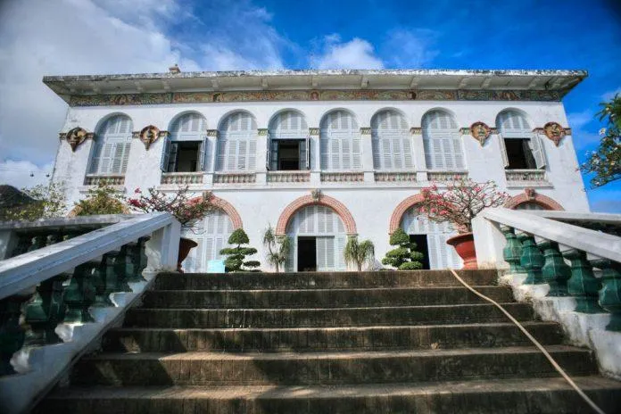 Bạch Dinh – Tòa biệt thự trắng với những câu chuyện lịch sử thú vị!