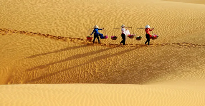Chiêm ngưỡng 10 cồn cát đẹp kỳ vĩ nhất thế giới, Việt Nam góp mặt trong BXH