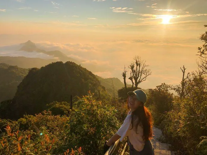 Chiêu Lầu Thi – Lạc trôi cùng biển mây bồng bềnh nơi đỉnh núi “chín tầng thang”