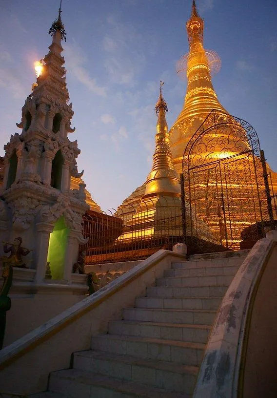 Chùa Vàng Shwedagon tại Myanmar – Nơi lưu giữ những sợi tóc của Đức Phật!