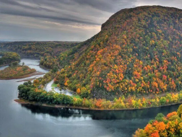 Có một “vùng đất ma cà rồng” đẹp huyền bí ở Transylvania, Romania