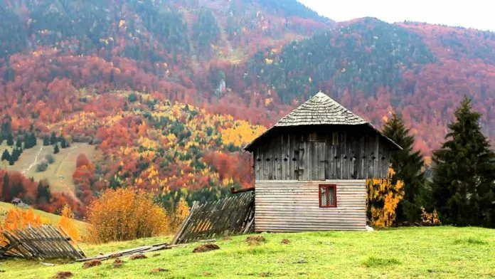 Có một “vùng đất ma cà rồng” đẹp huyền bí ở Transylvania, Romania