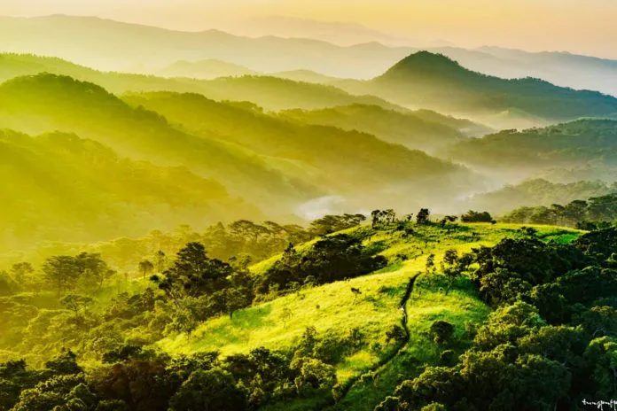 Cung đường trekking đẹp nhất Việt Nam đã đi là phải “nhớ đời”
