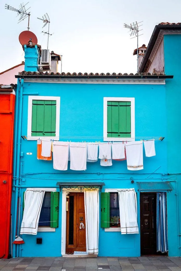 “Đảo Cầu vồng” Burano: Thiên đường tràn ngập sắc màu của nước Ý