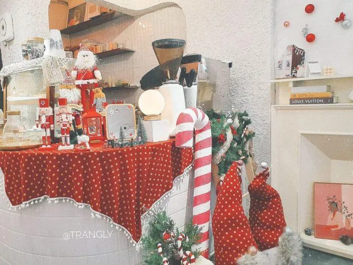 Dạo qua 7 quán cafe trang trí Noel ở Hà Nội hot rần rần 2021