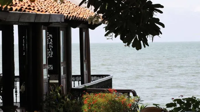 “Đẹp rụng rời” hồ bơi tràn bờ tại Vũng Tàu