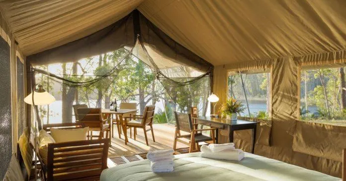 Du lịch kiểu glamping có gì thú vị mà được nhiều người yêu thích đến thế?