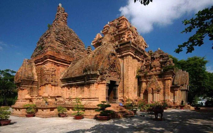 Du lịch Nha Trang nên đi đâu? Những địa điểm hot nên ghé thăm khi đến Nha Trang