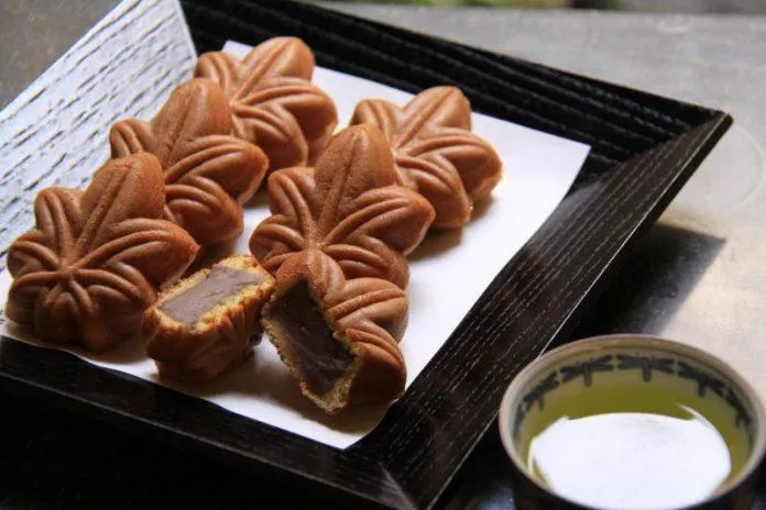 Du lịch tới Nhật Bản nhớ thưởng thức những loại bánh truyền thống cực ngon này bạn nhé!