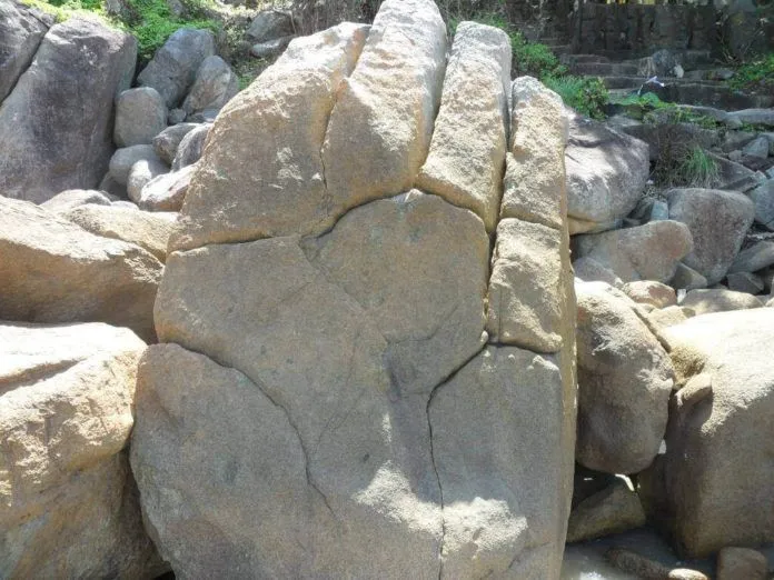 Hòn Đá Bạc: Bãi đá thần thoại ở cực Nam Tổ quốc