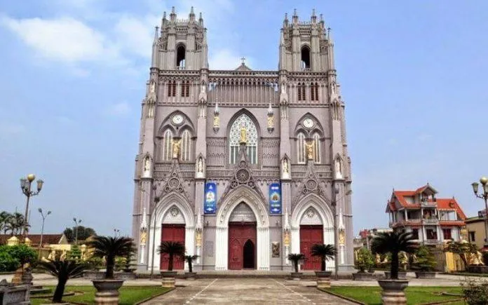 Khám phá 5 ngôi thánh đường Công giáo cổ nhất Việt Nam vẫn đẹp vẹn nguyên sau bao năm tháng