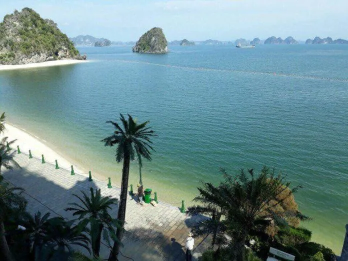 Khám phá bãi tắm Lương Ngọc – Quang Hanh, Quảng Ninh: bãi tắm thiên đường bên bờ vịnh Bái Tử Long