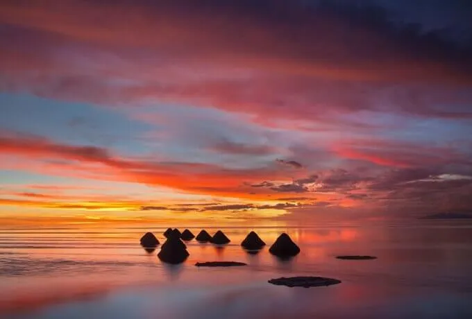 Khám phá cánh đồng muối Salar de Uyuni lớn nhất thế giới ở Bolivia