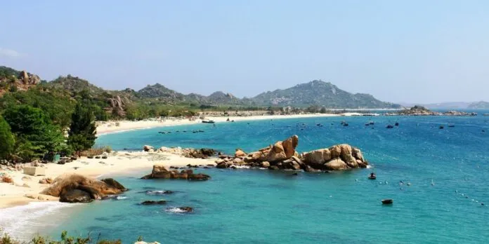 Khám phá đảo Ngọc Vừng – Hành trình trải nghiệm thiên đường nhiệt đới tại Quảng Ninh