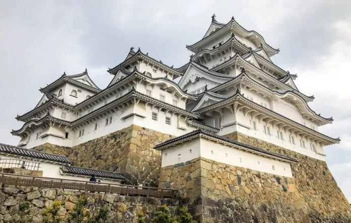 Khám phá lâu đài Himeji cổ kính và ấn tượng khó quên khi du lịch Nhật Bản