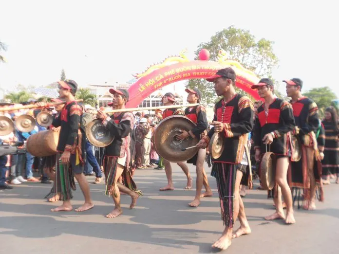 Lễ hội cà phê Buôn Ma Thuột 2017 đúng dịp 8/3, còn chờ gì không đi?