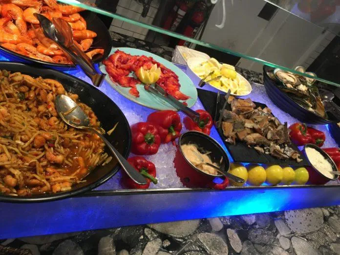 Nhà hàng trên cao Stratosfare – Trải nghiệm buffet đẳng cấp mới khi du lịch New Zealand!