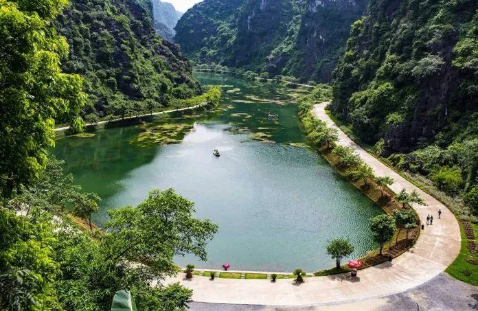 Những địa điểm du lịch Ninh Bình hấp dẫn mà bạn nhất định phải ghé qua