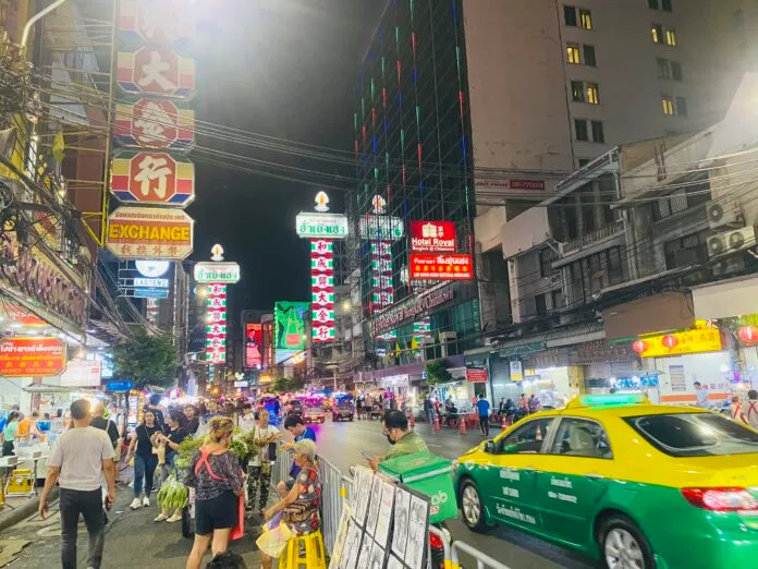 Đường phố tấp nập của China Town. (Ảnh: Kim Cúc)