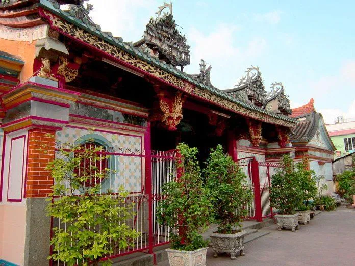 Top 5 ngôi chùa linh thiêng và đẹp tại miền Tây mà bạn không nên bỏ qua