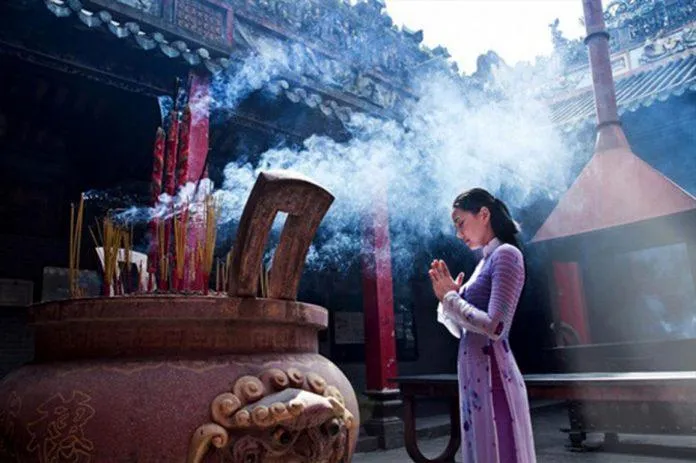 Top 9 địa chỉ đi chùa cầu duyên linh nghiệm nhất Sài Gòn các FA nên đến gửi lòng tin