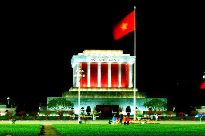 Viếng thăm Lăng Bác Hồ – Nơi yên nghỉ vị lãnh tụ vĩ đại của dân tộc Việt Nam