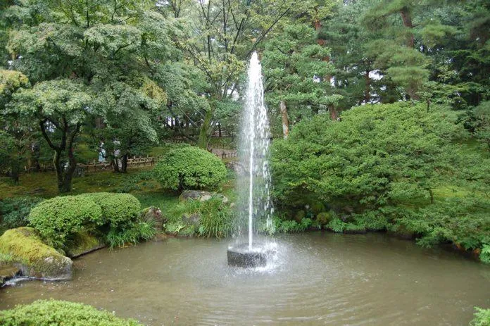 Vườn Kenrokuen tại Nhật Bản – Thiên đường tuyệt đẹp kết hợp sáu yếu tố kỳ diệu của tự nhiên và con người!